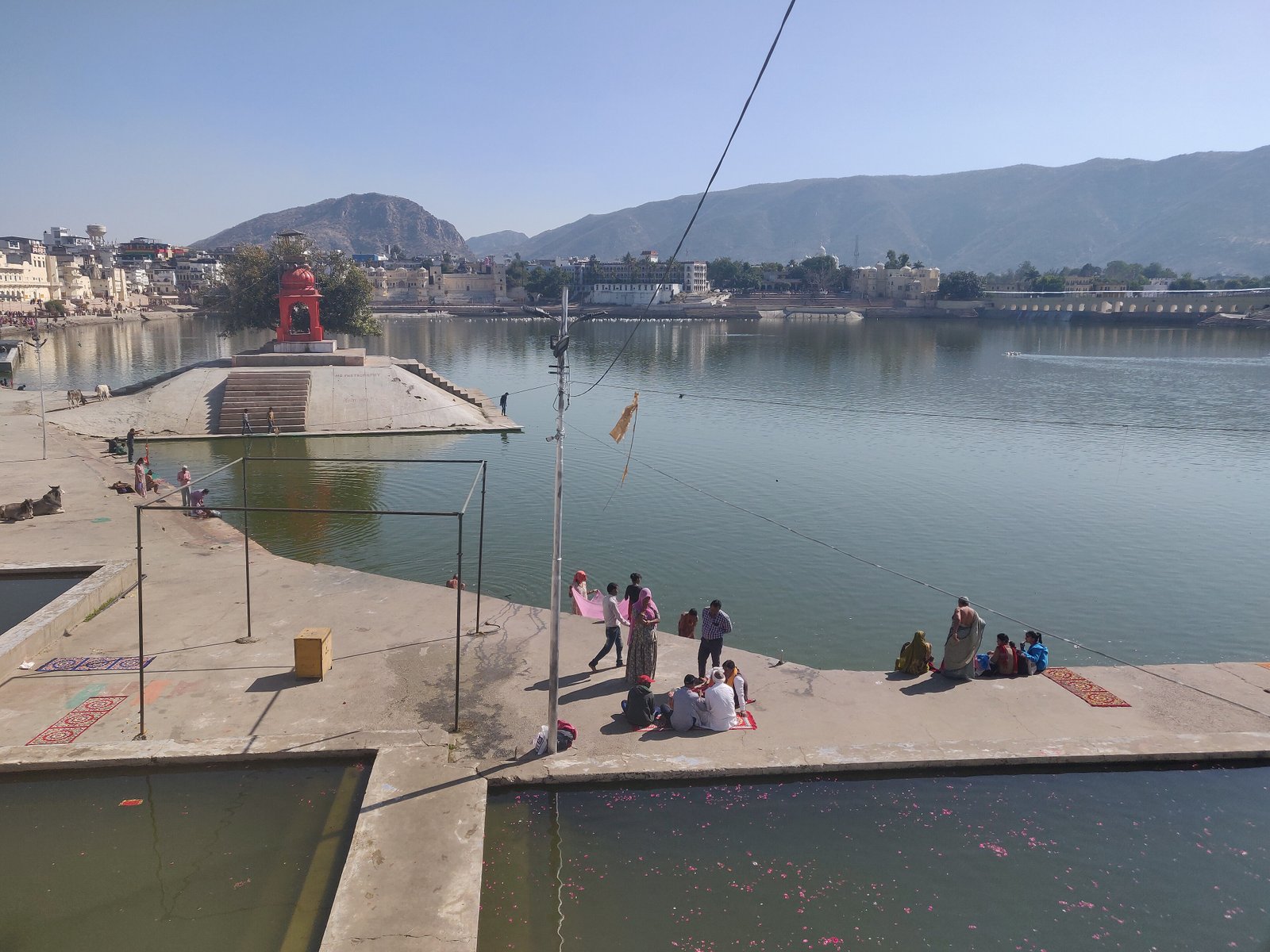 Pushkar - L’Oasis Sacrée · Le Lac aux 52 Ghâts