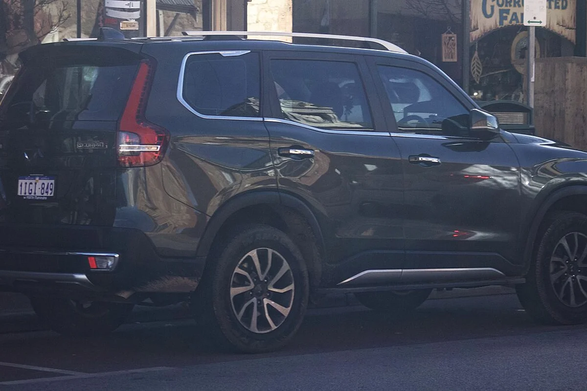 Porte Arrière Pratique & Excellente Garde au Sol